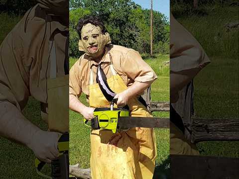 He S On Your Tail Cosplay Leatherface Texaschainsawmassacre Texaschainsawgame Horror Scary 