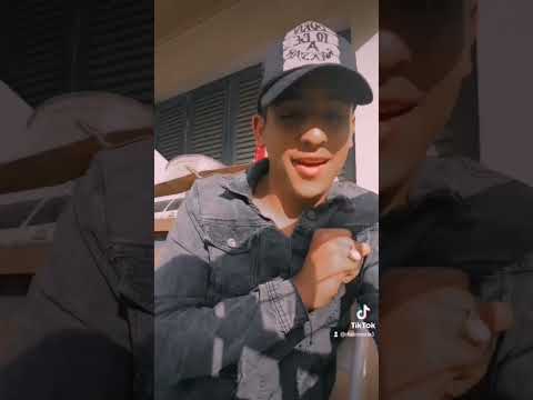انا عيني منك وروحي فيك روحي فيك وبحبك وهموت عليك