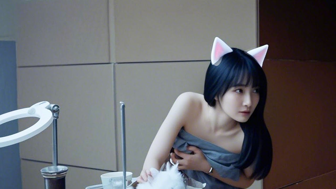 แมวขาวถูกจับแล้วแปลงร่างเป็นสาวสวยหลบหนี ทำลายแหล่งอาชญากร