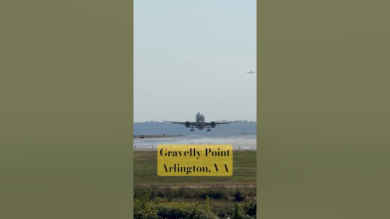 Gravelly Point, Arlington, VA! A few times a year Great Spot to bring lunch and watch planes ️
