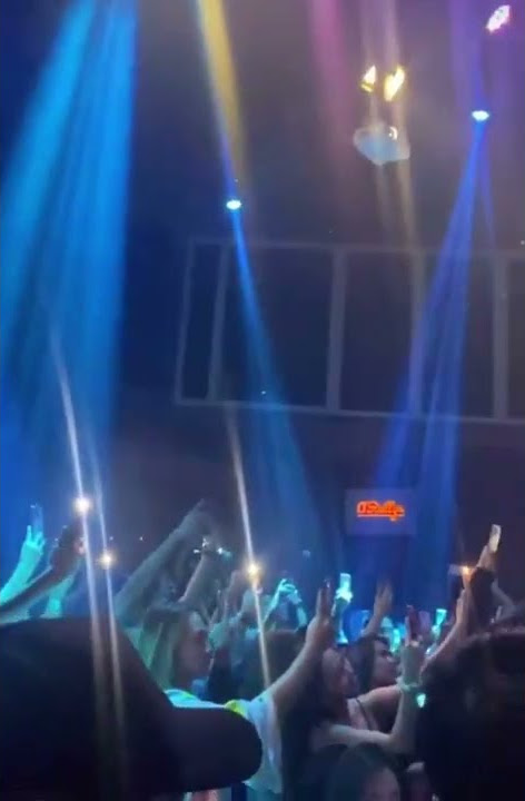 KISAH SEMPURNA - MAHALINI #ontrending #storywa #live #mahaliniraharja #livemusic #livekonser