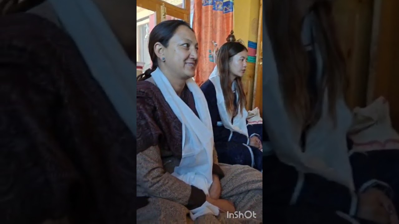 Wishing ceremony of losar to His Eminence and chakzot and nuns.