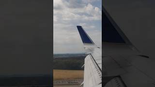 Turbulent Boeing 767 Landing at Washington Dulles 🇺🇸 | United Airlines AMS–IAD #Shorts #aviation