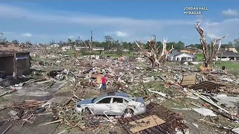 Round of deadly tornadoes hit parts of Iowa Tuesday