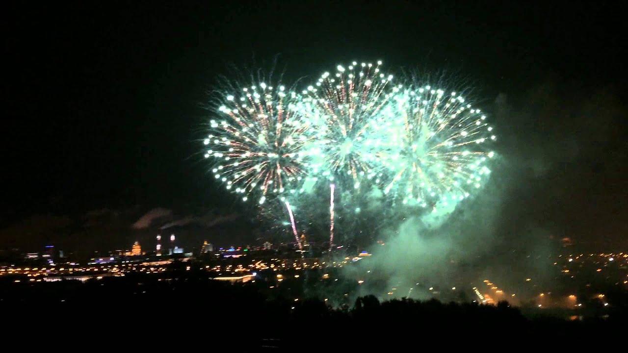 День города 2014 году. День города 2014 году. Выдержка для салюта. Салют держава. Праздничная торговля на день города красивые.