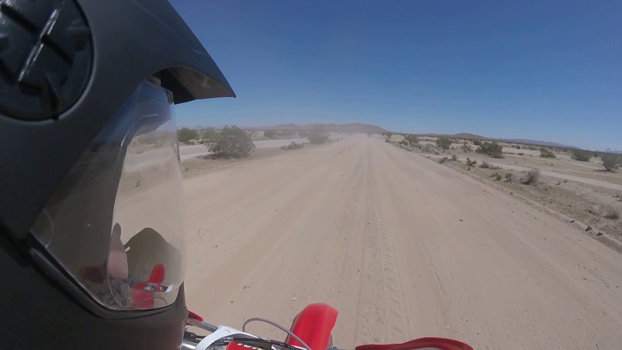 The Flyinggear 2000 CR250R First Ride