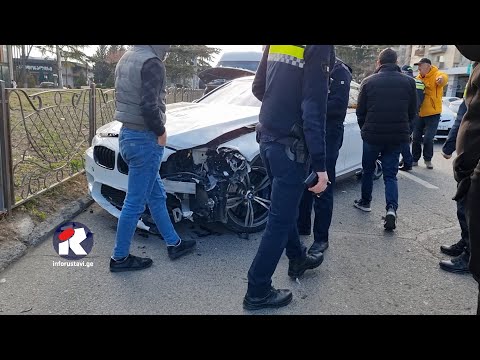 რუსთავში ერთმანეთს 5 ავტომობილი დაეჯახა