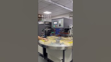 High frequency welding machine with automatic loading and unloading device packaging machine