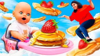 Cooking pancakes for the Baby Born doll. Baby doll morning routine. Play with toys & baby dolls. screenshot 1