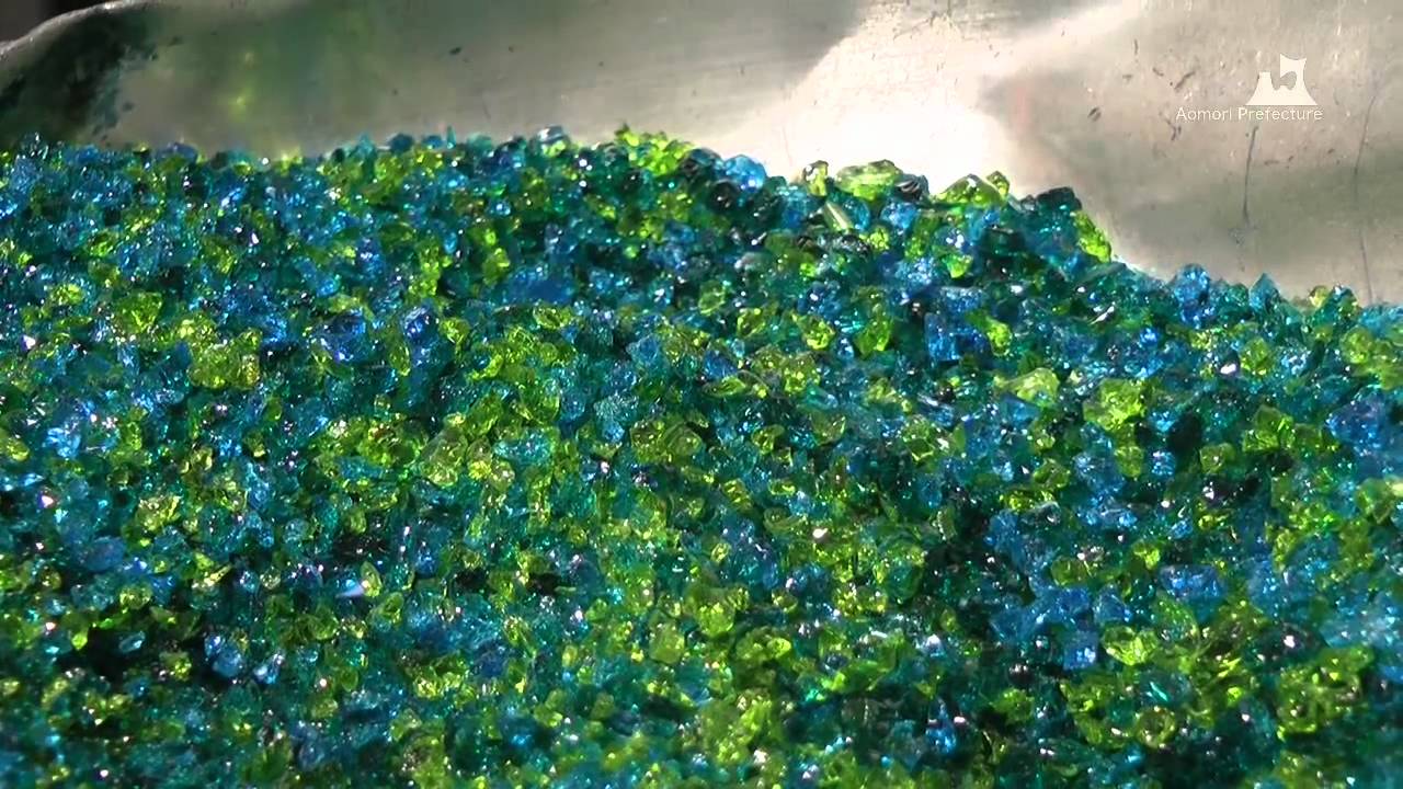 津軽びいどろ・製造 - 材料2（色ガラス） - 0503A - YouTube