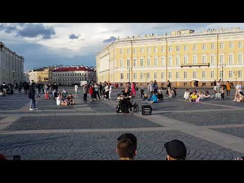 Полковнику никто не пишет на Дворцовой площади