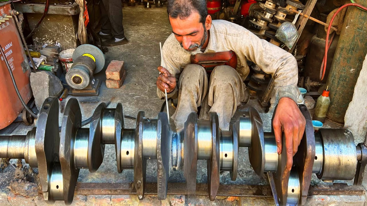 ⁣Old School Repair | Experience Machinist Rebuilding Wrecked Crankshaft From Main Journal