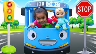 Wheels On The Bus Song + Nursery Rhymes &amp; Kids Sing Along Song