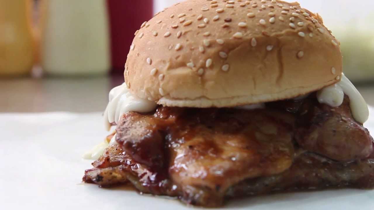 Burger Ayam Percik Bakar Burger Al Lazat Abang Burn Youtube