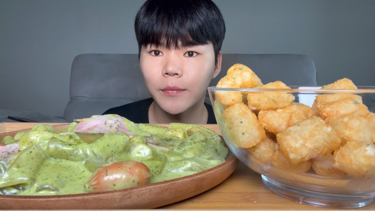 MUKBANG)삼첩분식 바질크림 떡볶이 먹방!!!😋basil cream tteokbokki mukbang YouTube