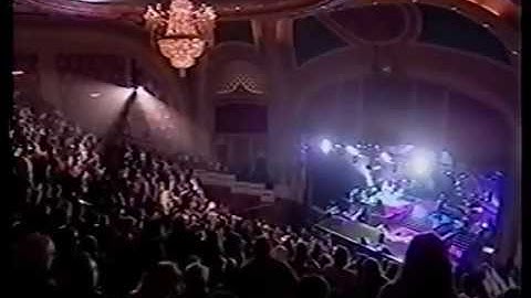 Martina McBride - A Broken Wing - Live (2001)