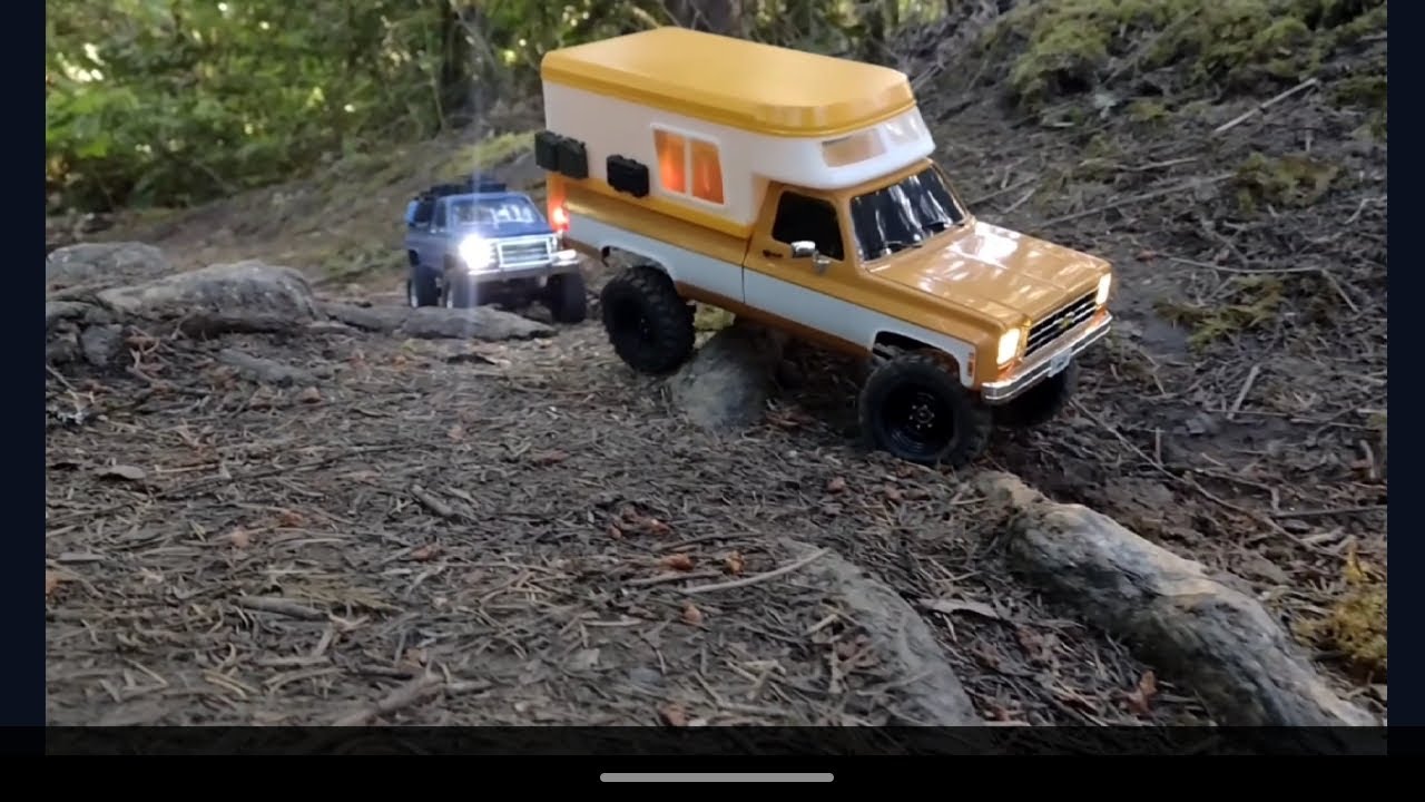 FMS FCX18 K10 & TRX4M CHEVY CHEYENNE TRAIL/SCALE SESH 