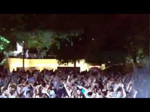 Adam Y Live