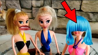 Swimsuits from balloons | Disney Princesses and Barbie Dolls and Toys | Fun Adventures
