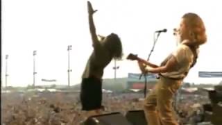 Pearl Jam - Rearviewmirror (Video)
