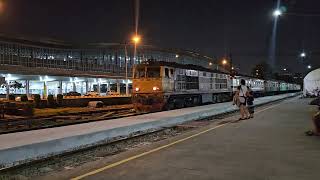 รถชานเมืองขบวน313 กรุงเทพ(หัว​ลำโพง)​-ชุมทางบ้านภาชี#alstom​ 4110 #Pielstick​