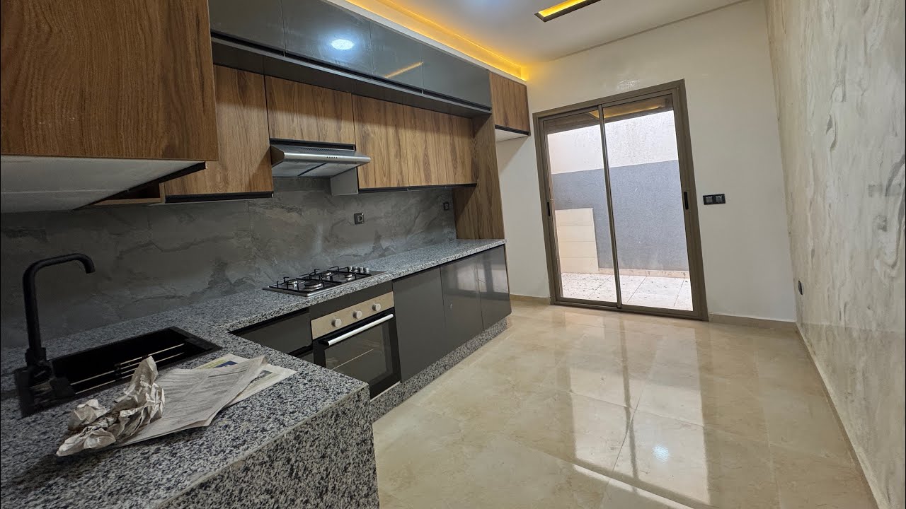 سفلية 🇲🇦مع كراج  جوج ✌️واجيهات تلات غرف صلون حد  0662089112السوالم