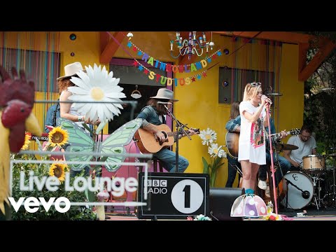 Miley Cyrus - The First Time Ever I Saw Your Face (Roberta Flack Cover) in the Live Lounge