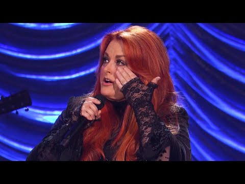 Wynonna Judd Cries Revealing She'll 'Honor' Late Mom Naomi By Touring