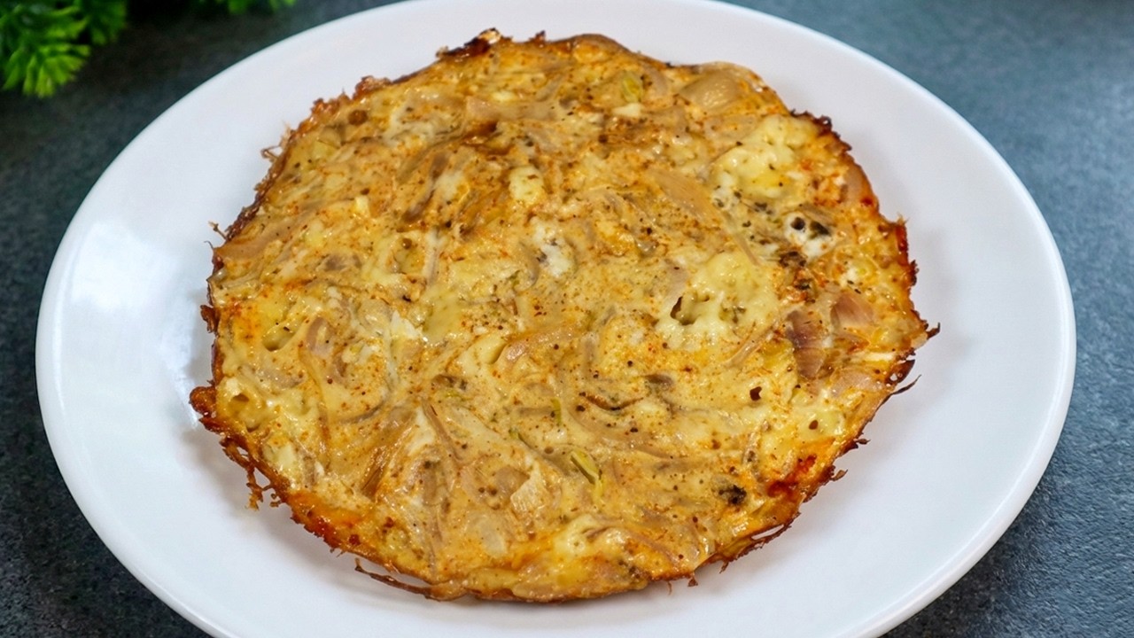 Only 4 ingredients! Just add cheese to onions and eggs. It's so delicious!