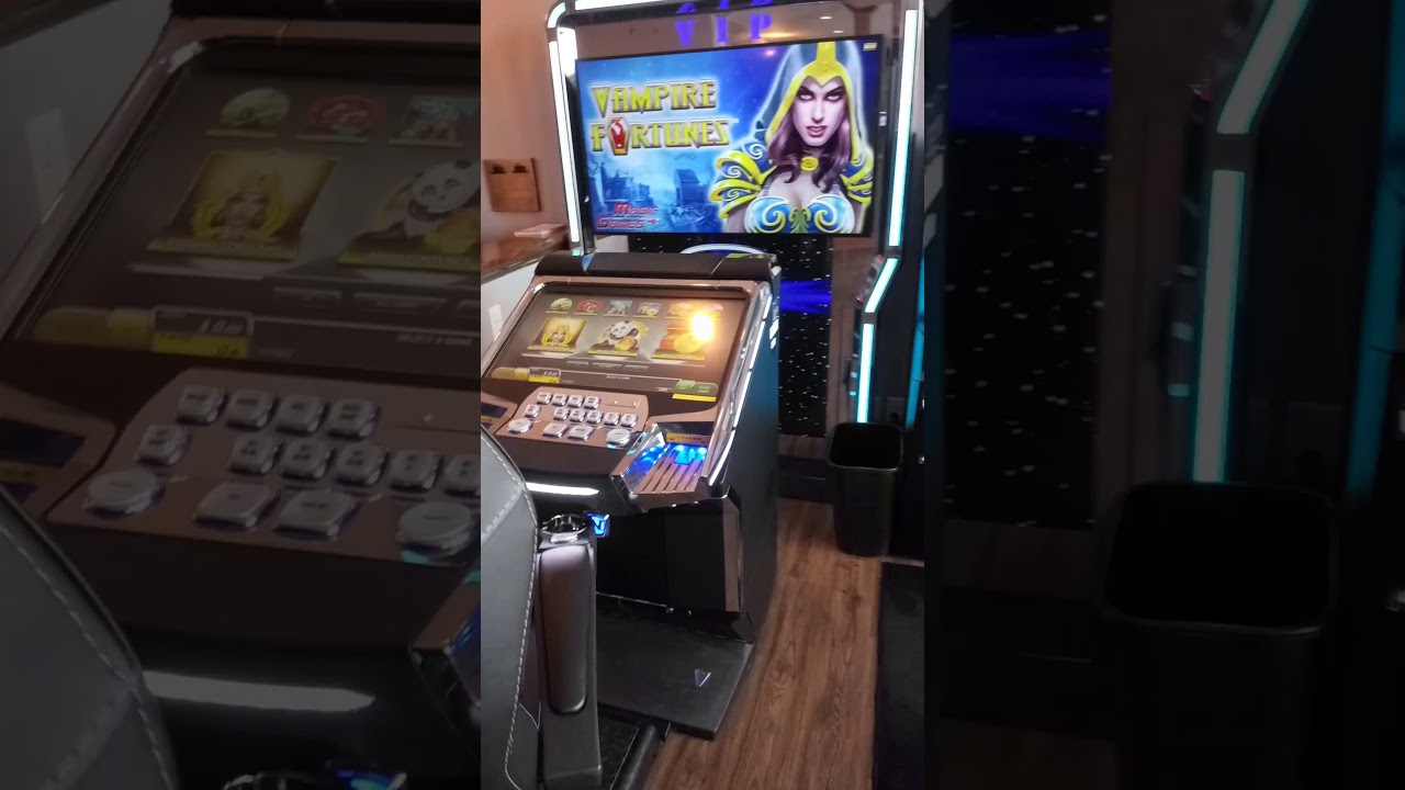 Biggest slot machine in Illinois YouTube