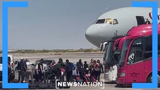 U.S. government flying migrants across the country | Rush Hour