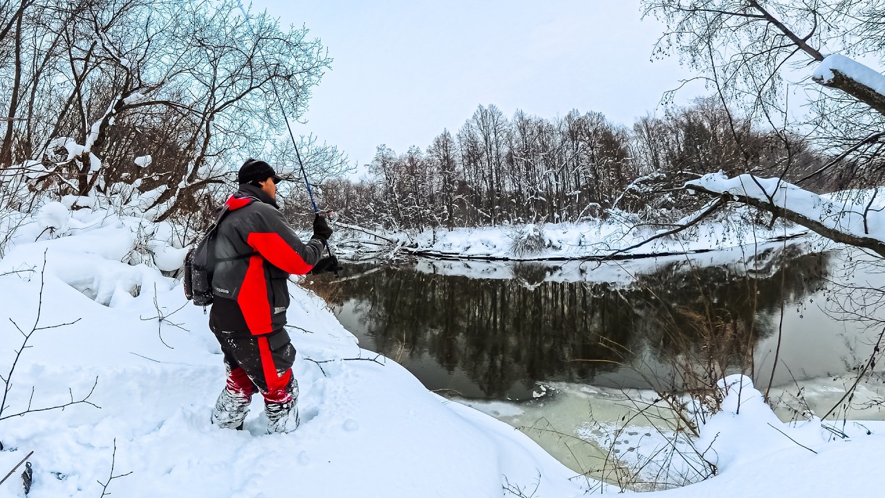Ледовые закраины на реке, как тут ловить? Разбираю нюансы ловли на полузамерзшей реке. [Пора ловить]