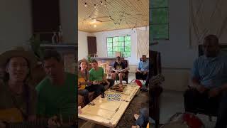 🎶🪕”Wheres the corn liquor!? Cut a groove in my record and start picking quicker.” #bluegrass