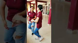 Jovana y Valeria Bailando Cumbia Texana (Alumnas)