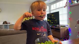 How to Feed a Toddler Peas
