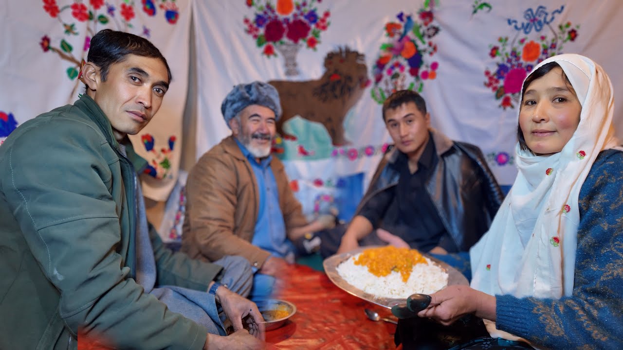 آمادگی مادر جان برای آمدن تقی جان از سفر ❤️ خداره شکر که بخیر آمدی برار جان