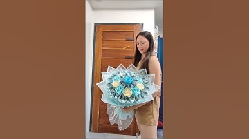 Money bouquet with satin roses #moneybouquet #moneybouquettutorial