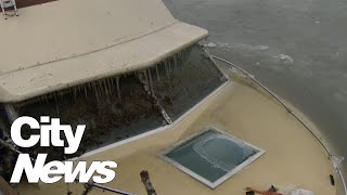 Abandoned boat sinking, leaking fuel at Toronto's Bluffers Park dock