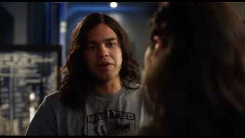 The Flash 4x02 Cisco cancels date with Jypsy