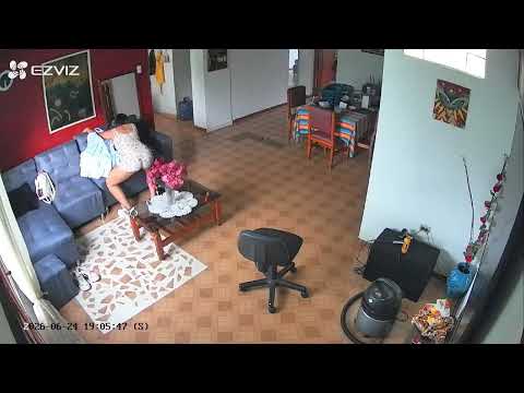 M7.5 Earthquake shakes a house in Caracas, Venezuela