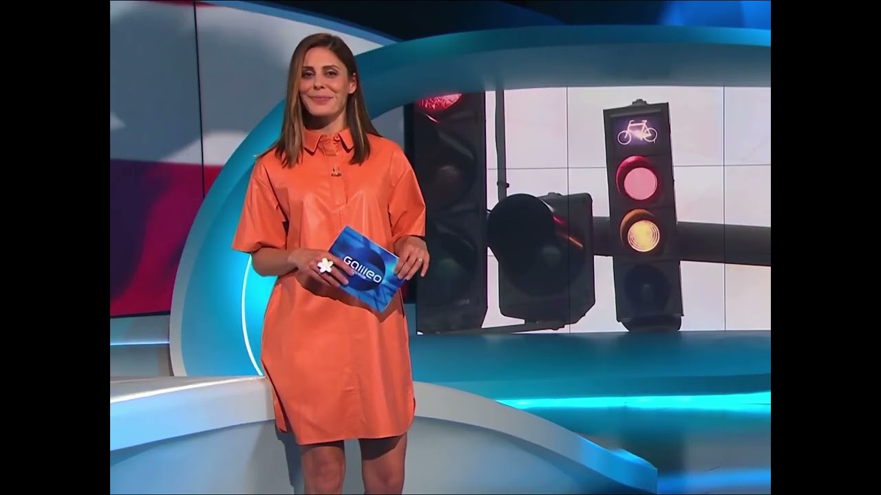 20210612 Funda Vanroy Leather Dress