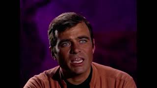 Star Trek - Zefram kisses "The Companion"