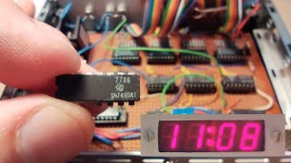 Orologio digitale TTL (realizzato nel 1990)