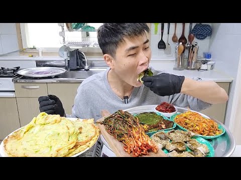 꽃돼지 밥도둑 호박전쌈싸먹기 간장게장 파김치 양념깻잎 오징어젓갈 콩나물무침 한식먹방 [korean food]mukbang Eating show 吃播
