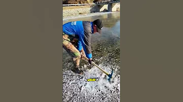 أنظروا كيف عثرت على حجر ثمين لابنتي 