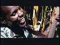 Capture de la vidéo Oliver Mtukudzi - Todii (Official Music Video)