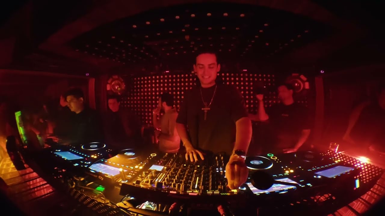 AMUSSE @ LIVE AT DINSMOOR