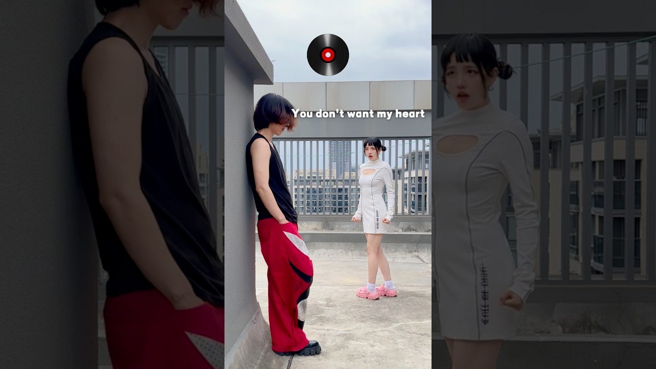 She’s so obsessed with me#zoey #funny #couple #kpopdemonhunters