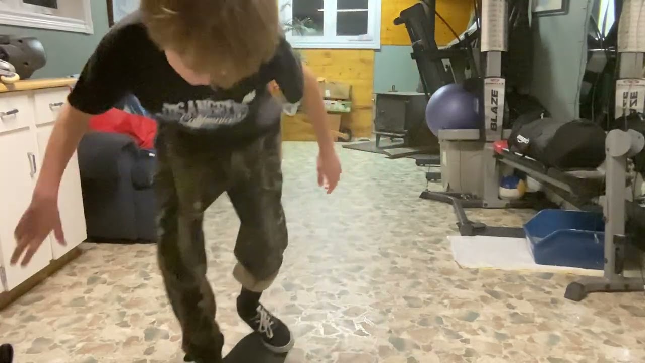 Big spin attempts and nice kickflip at the end