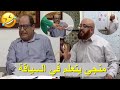 منجي يتعلم في السياقة 
